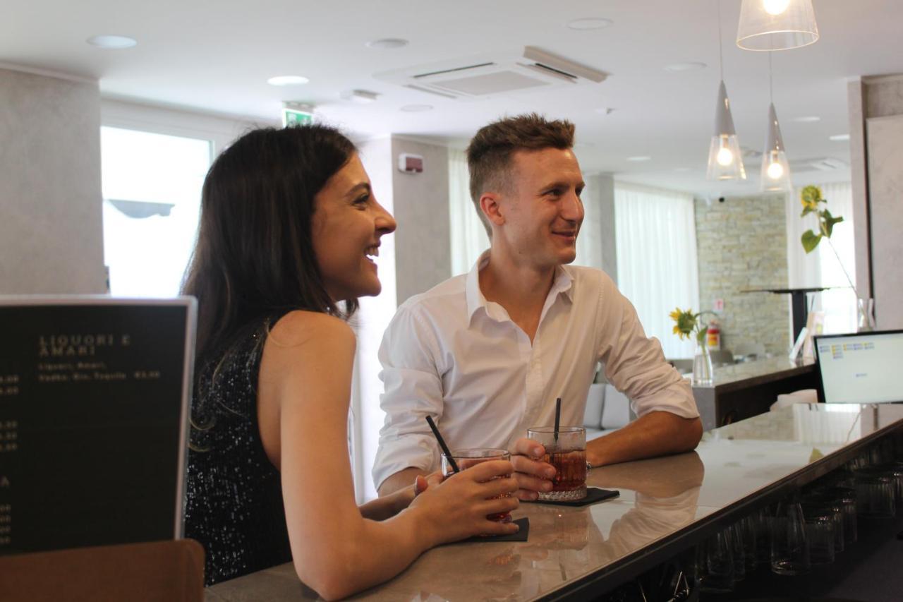 B&B Primrose Residence Hotel Rimini Ngoại thất bức ảnh